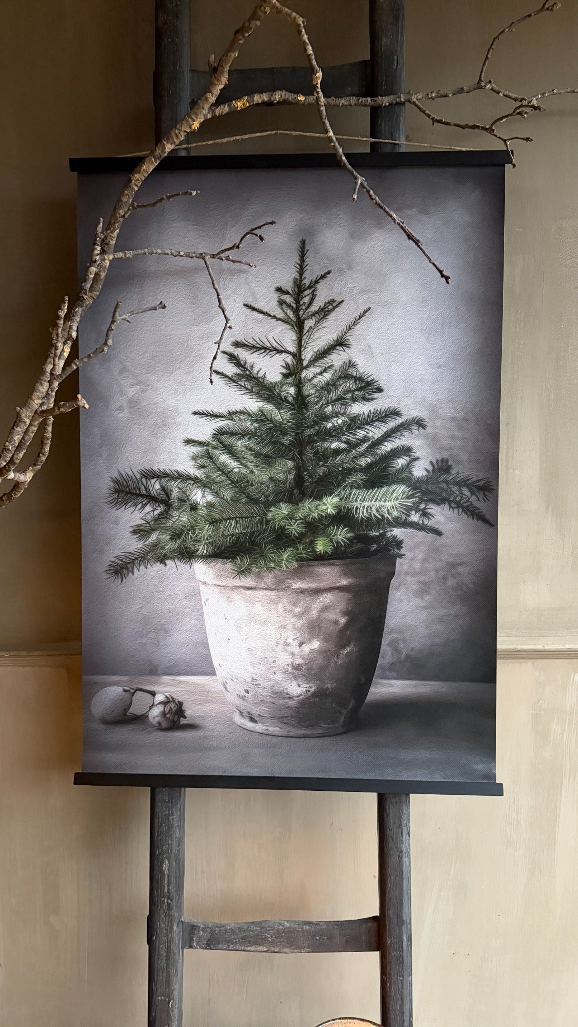Sfeerposter Kerst met kerstboom in een sobere pot