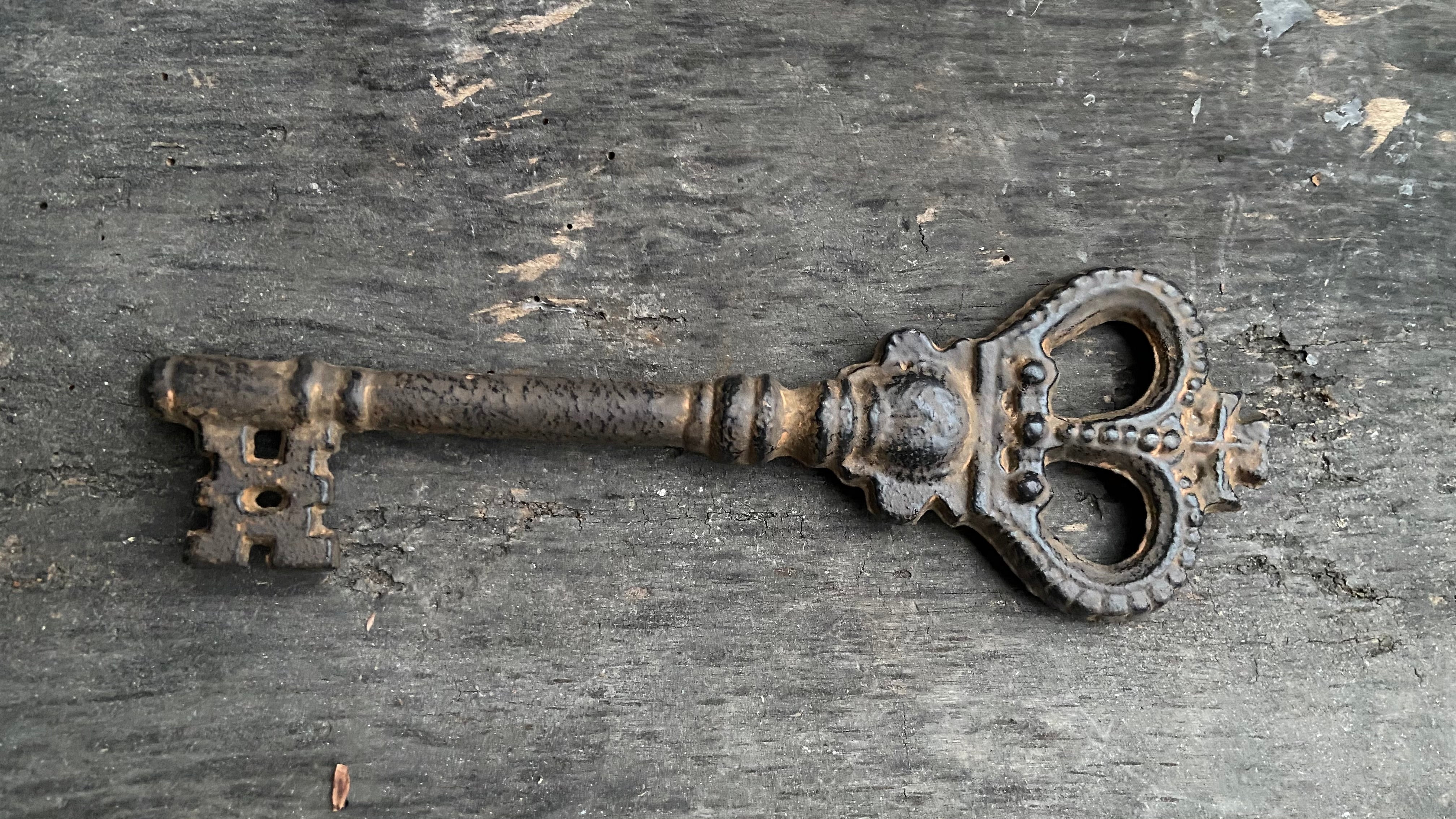 Cast Iron Key