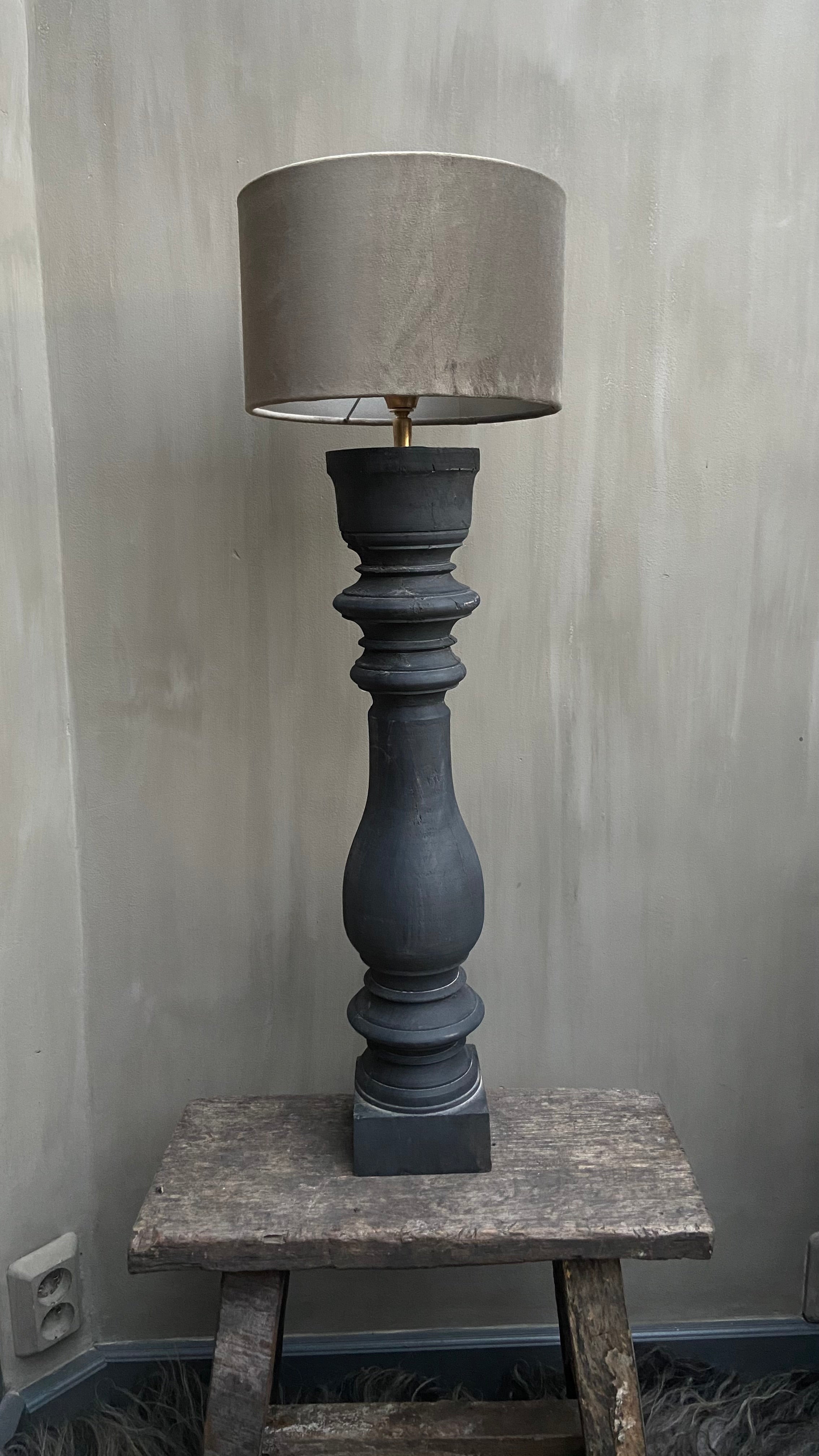 Balusterlampe aus Holz - Aura Peeperkorn